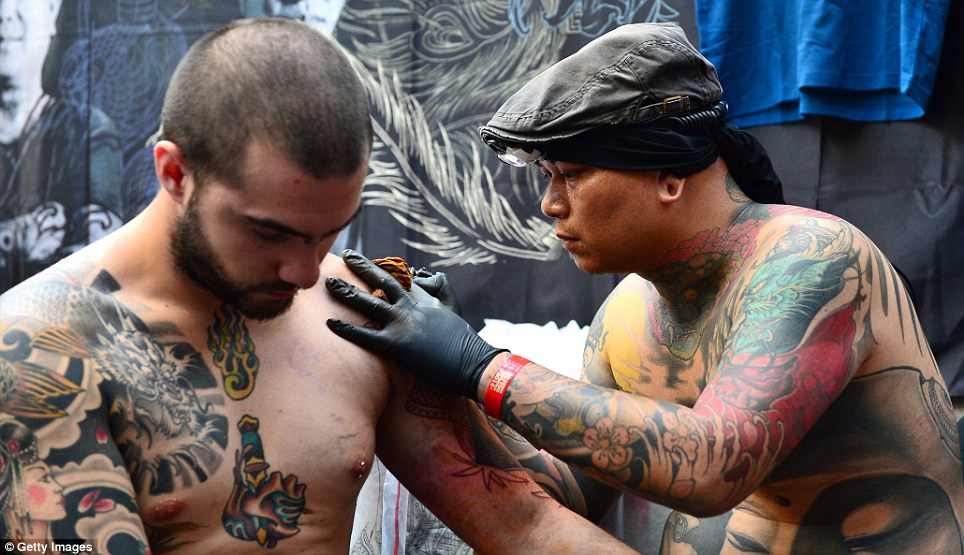 A simple gift is some acceptable with Japanese tattoo artist as a sign of gratitude